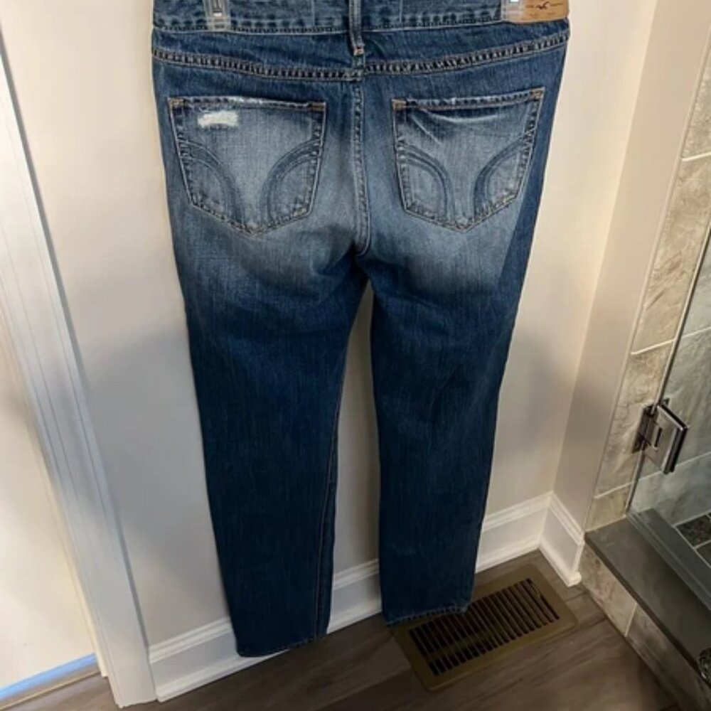 Womens Hollister jeans worn once destroyed and has rhinestones designed under th - Picture 4 of 10
